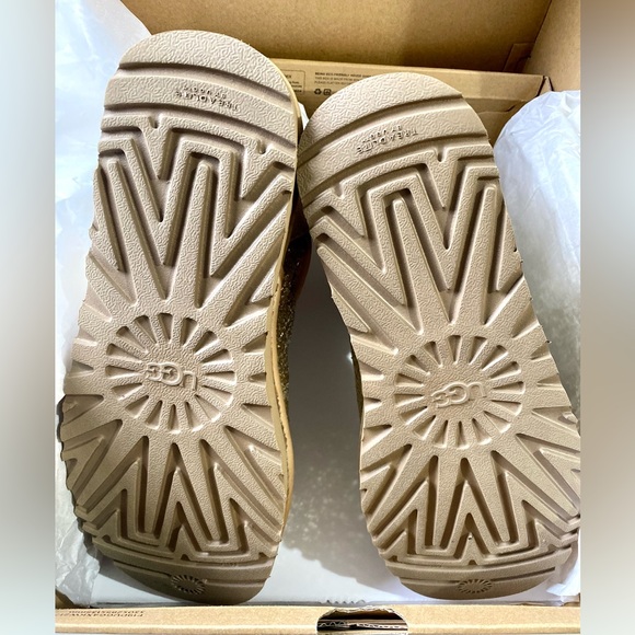 New Gold Uggs Classic Mini Bow Cosmos 10 - Picture 10 of 13